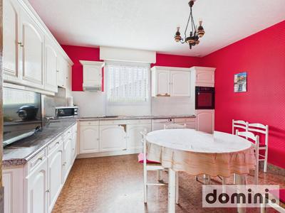 Maison - 188 m² - 9 pièces