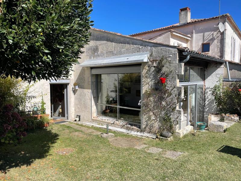 Maison - 321 m² - 9 pièces