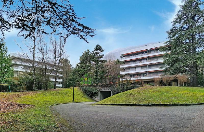 Appartement - 140 m² - 6 pièces