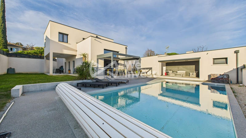 Maison - 138 m² - 6 pièces