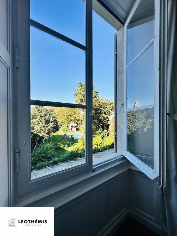 Maison - 362 m² - 14 pièces