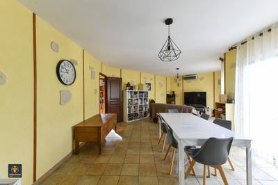 Maison - 122 m² - 5 pièces