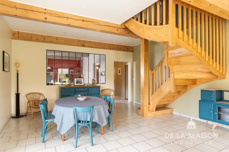 Maison - 215 m² - 6 pièces