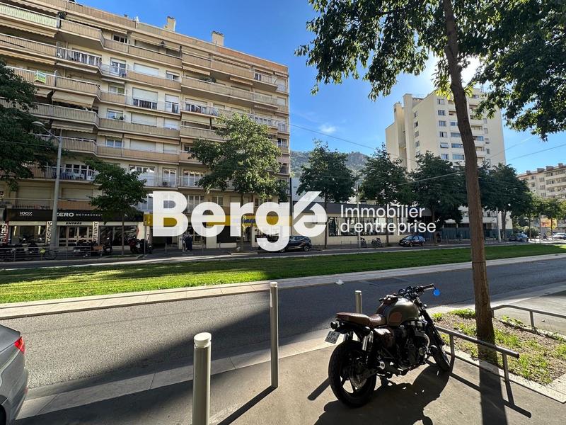 Local commercial - 107 m²