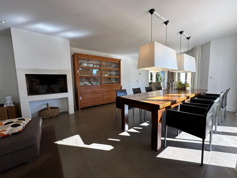 Maison - 212 m² - 6 pièces