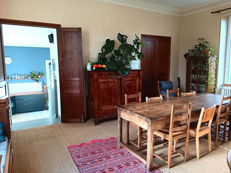 Maison - 200 m² - 10 pièces