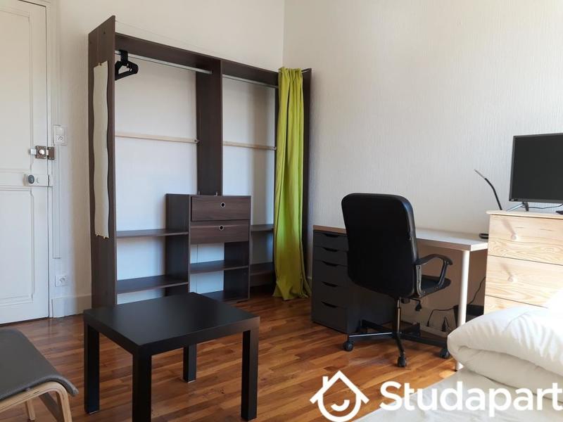 Chambre - 13 m² - 1 pièce