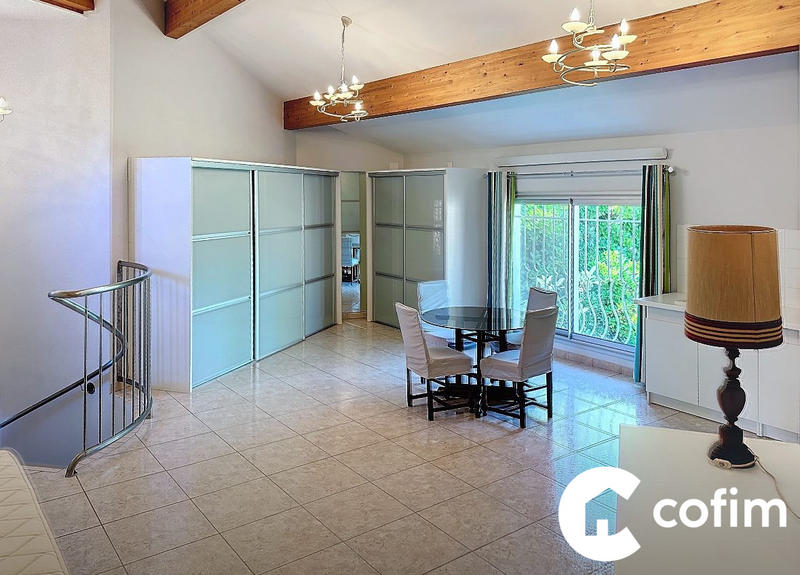 Maison - 400 m² - 8 pièces