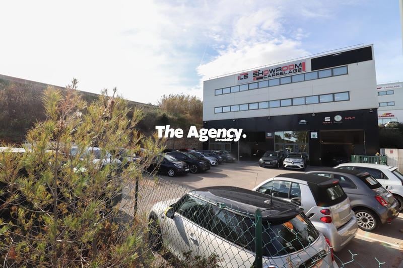 Fonds de commerce - Local commercial - 824 m²