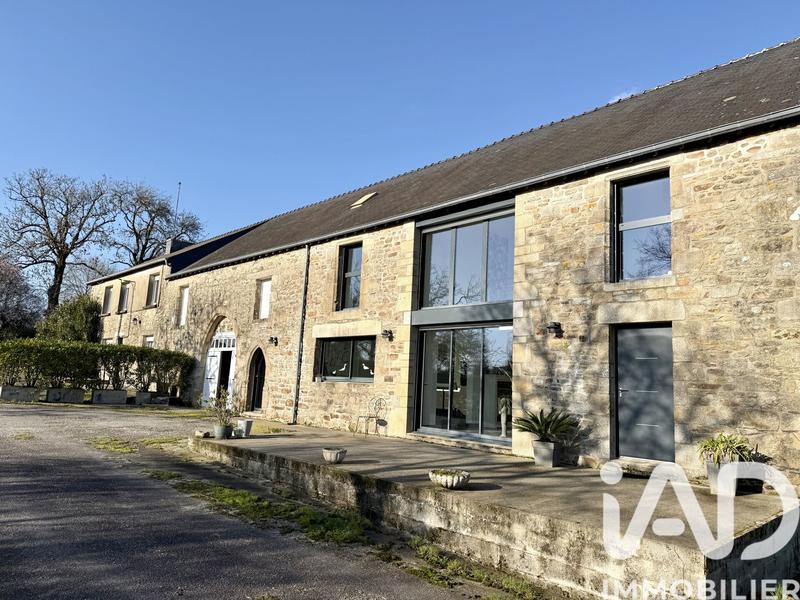 Maison - 274 m² - 12 pièces