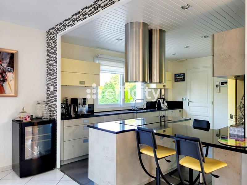 Maison - 135 m² - 6 pièces