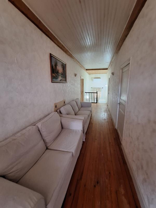 Maison - 315 m² - 11 pièces