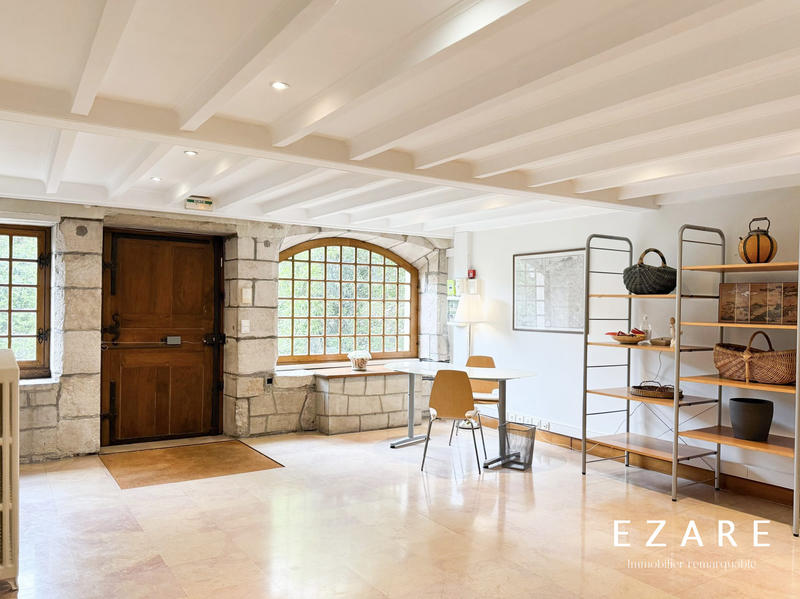 Maison - 307 m² - 9 pièces