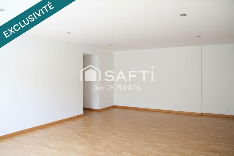 Maison - 558 m² - 23 pièces