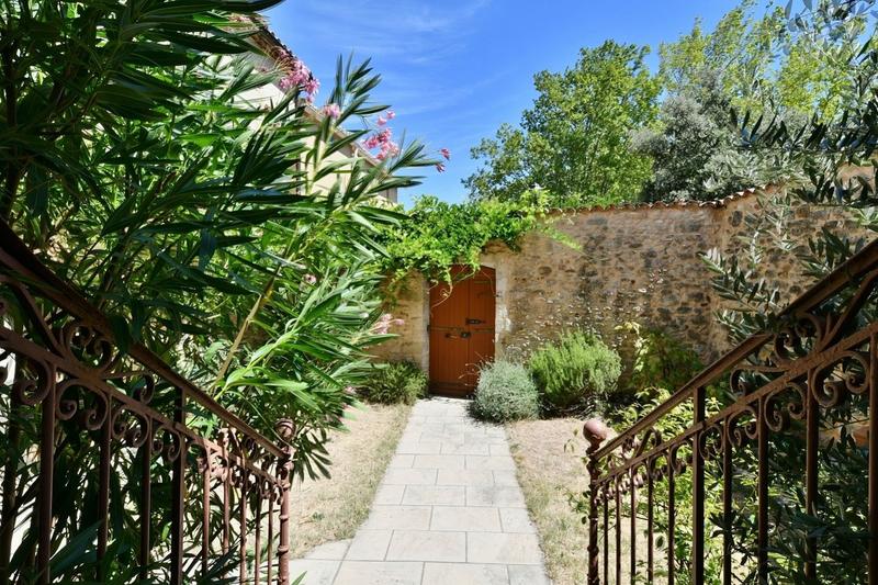 Maison en pierre - 274 m² - 11 pièces