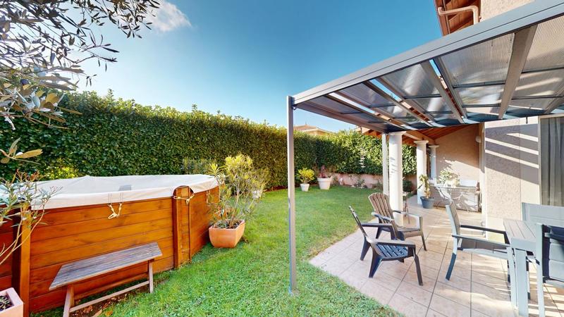 Maison - 180 m² - 10 pièces