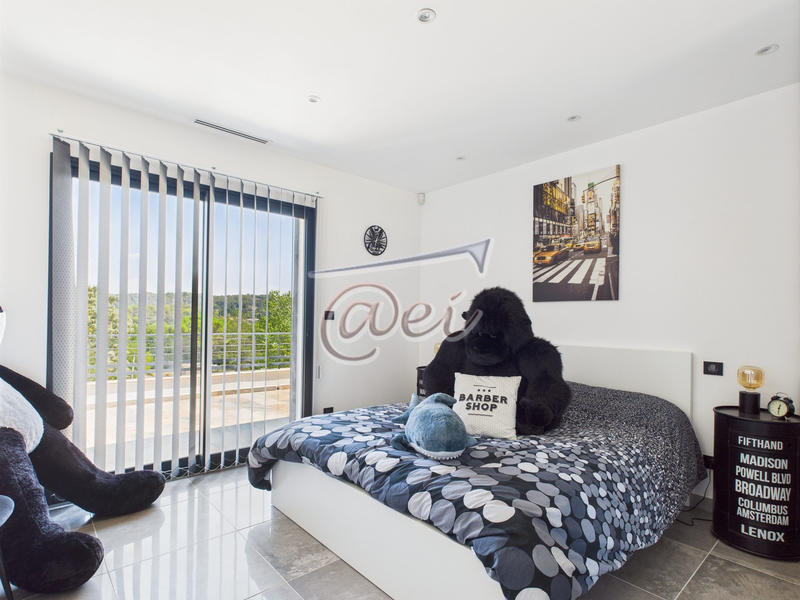 Villa - 224 m² - 6 pièces