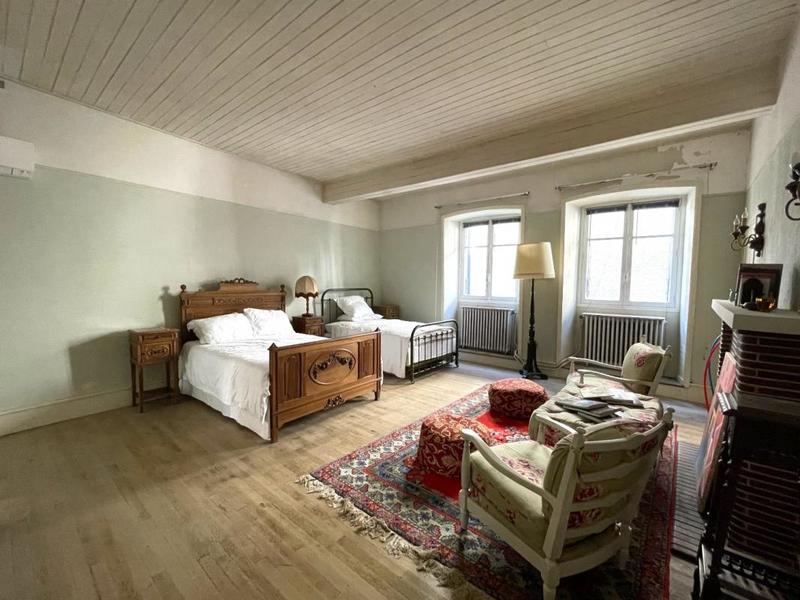 Maison - 204 m² - 5 pièces