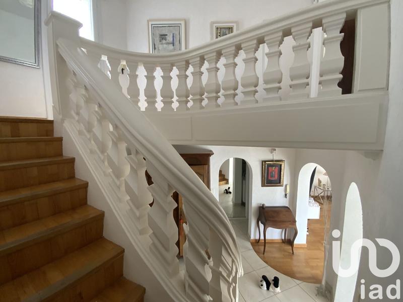 Maison - 230 m² - 8 pièces