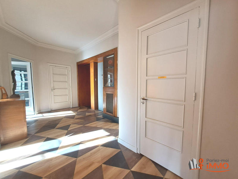 Appartement - 121 m² - 5 pièces