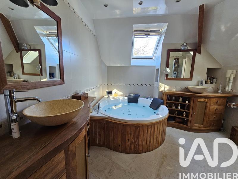 Maison de maîtres - 317 m² - 9 pièces