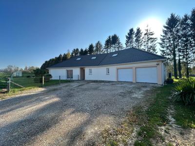 Maison - 195 m² - 7 pièces