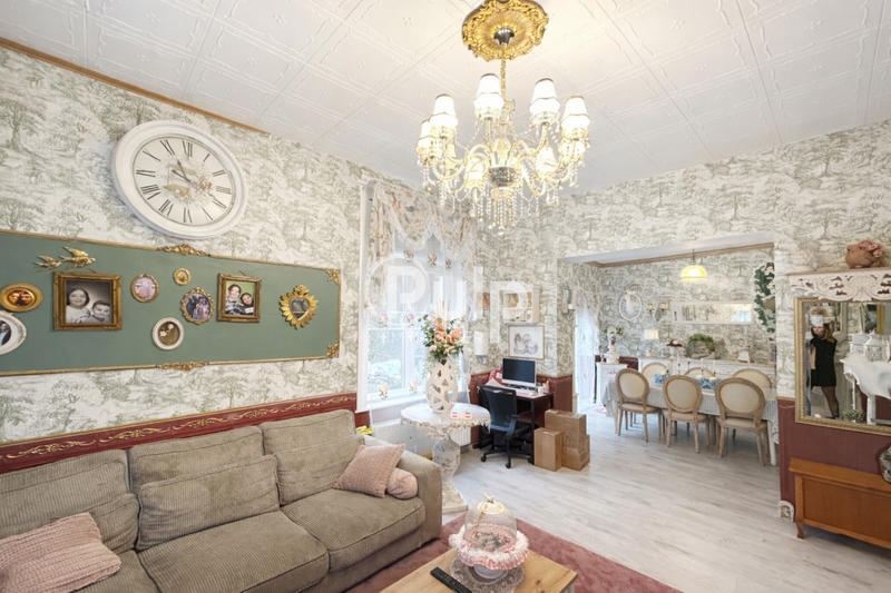 Maison - 188 m² - 7 pièces