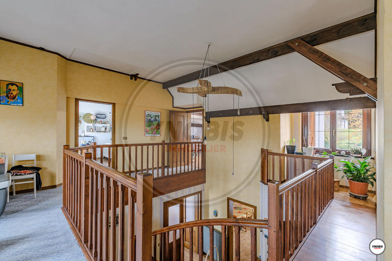 Maison - 240 m² - 9 pièces