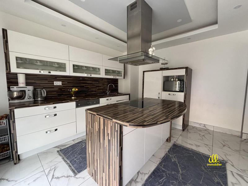 Maison - 145 m² - 6 pièces