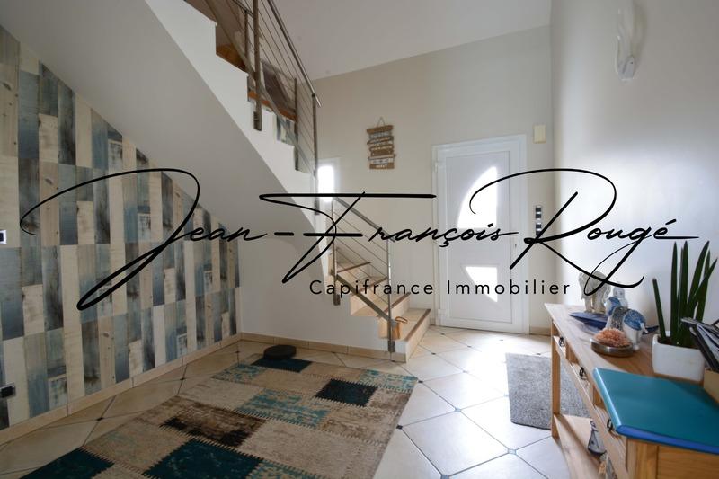 Maison - 235 m² - 9 pièces
