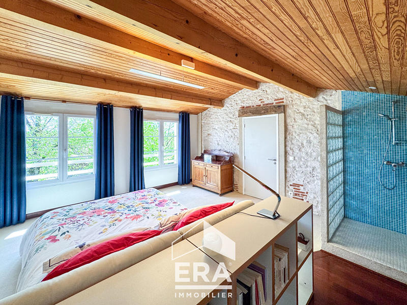 Maison - 250 m² - 7 pièces