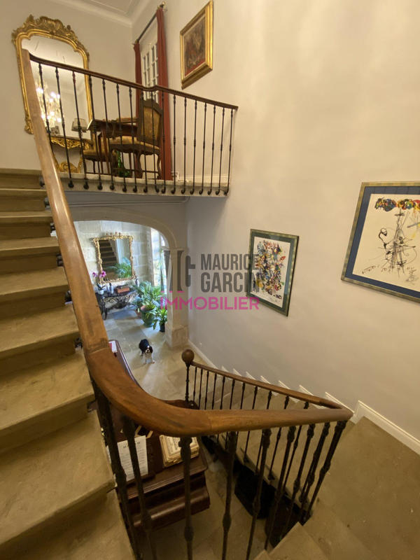 Maison - 590 m² - 14 pièces