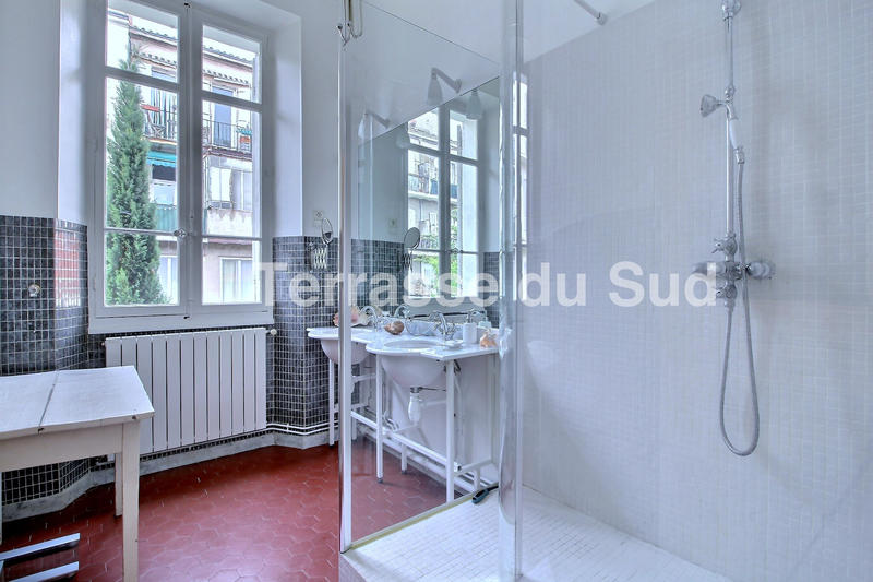 Maison - 218 m² - 7 pièces