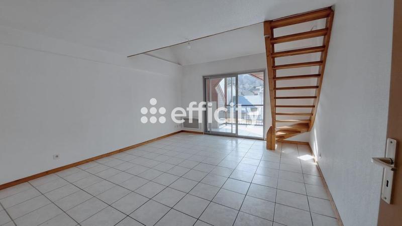 Duplex - 93 m² - 4 pièces