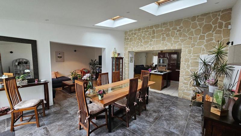 Maison - 187 m² - 7 pièces