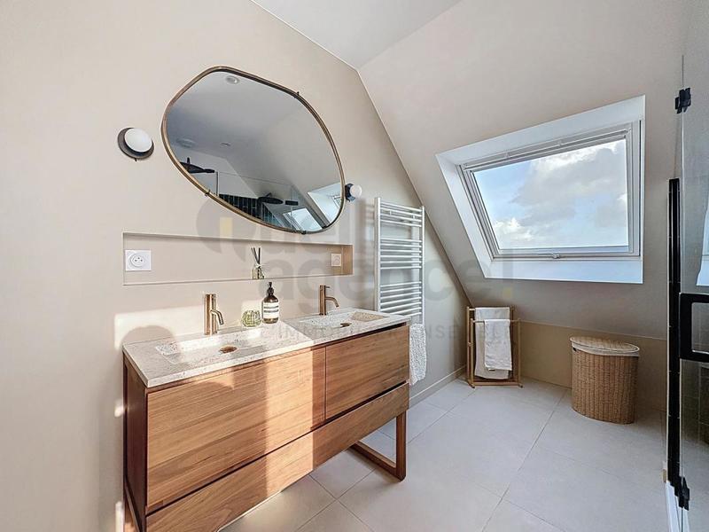 Maison - 160 m² - 8 pièces