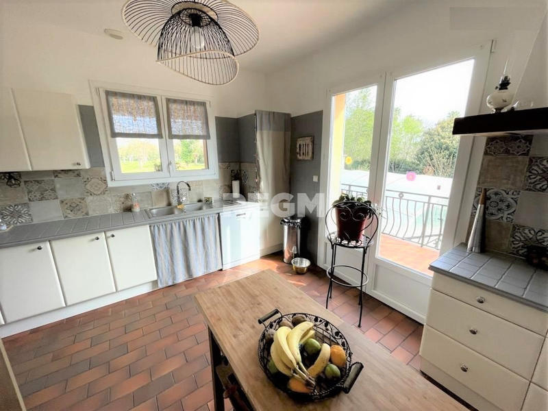 Maison - 400 m² - 8 pièces