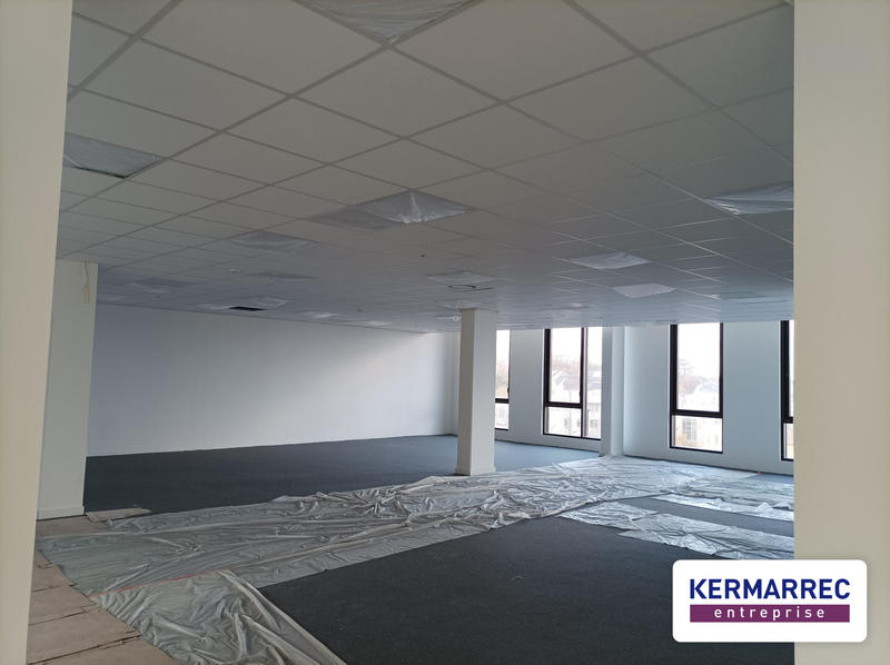 Bureau - 256 m² - 1 pièce