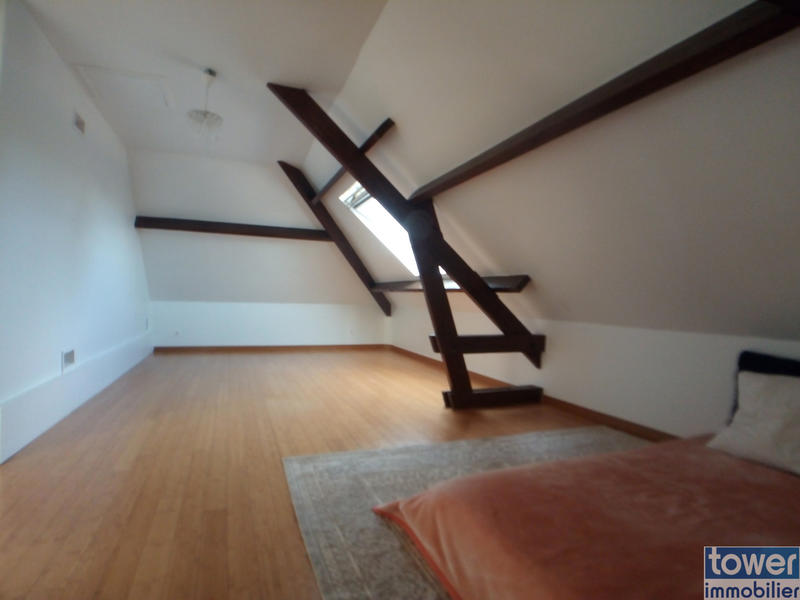 Maison - 220 m² - 7 pièces