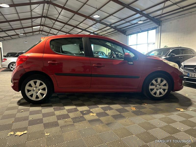 Peugeot 207 1.4i 90cv Trendy - 1ere Main Historique Complet