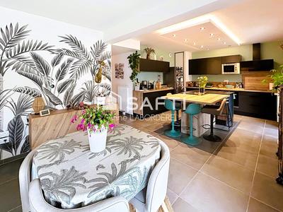 Appartement - 93 m² - 4 pièces