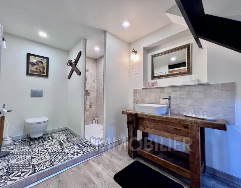 Propriété - 533 m² - 14 pièces