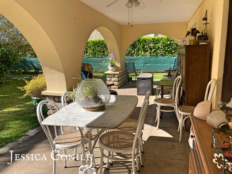 Maison - 245 m² - 11 pièces