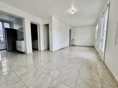 Maison - 82 m² - 5 pièces