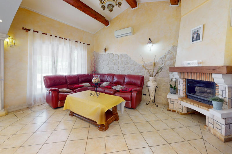 Maison - 190 m² - 5 pièces