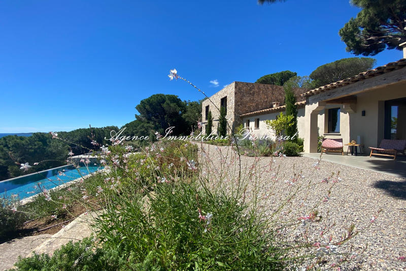 Villa - 360 m² - 6 pièces