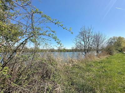 Terrain - 24 437 m²