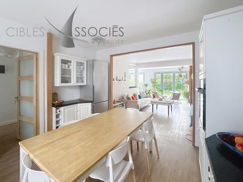 Maison contemporaine - 200 m² - 6 pièces