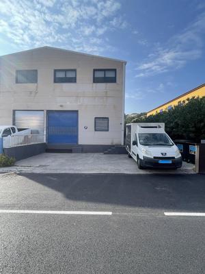 Local commercial - 234 m² - 2 pièces