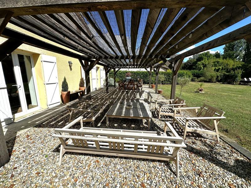 Maison traditionnelle - 185 m² - 7 pièces